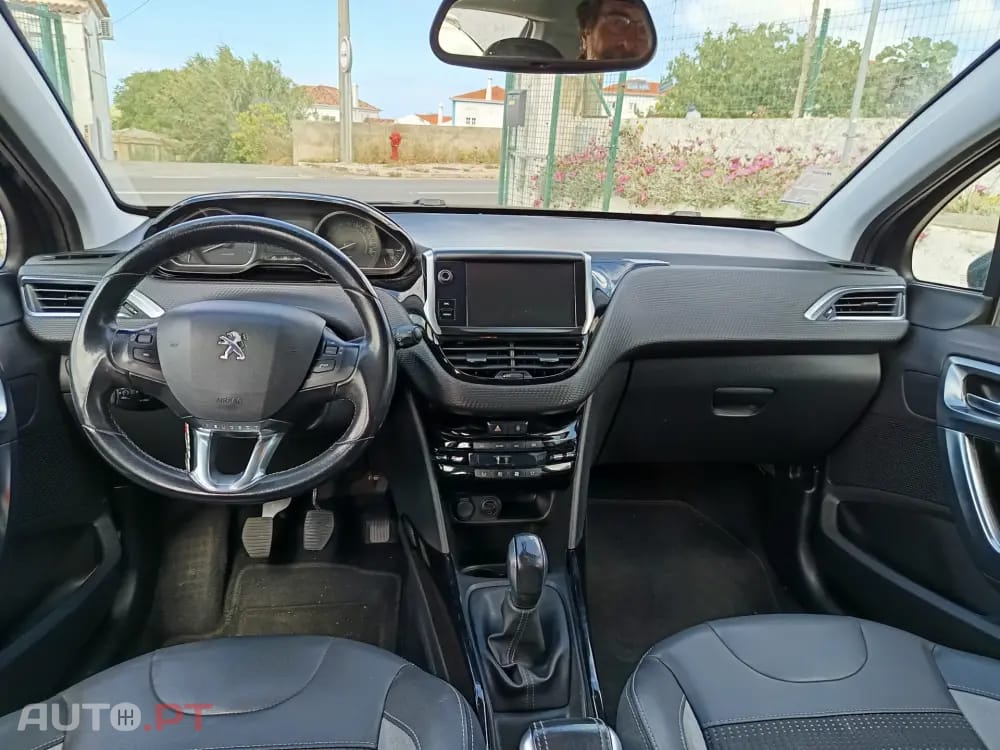 Peugeot 2008 1.2 VTi Active