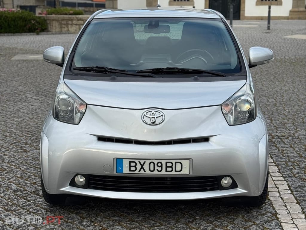 Toyota iQ 1.0 VVT-i 2 NAVI+Bluetooth