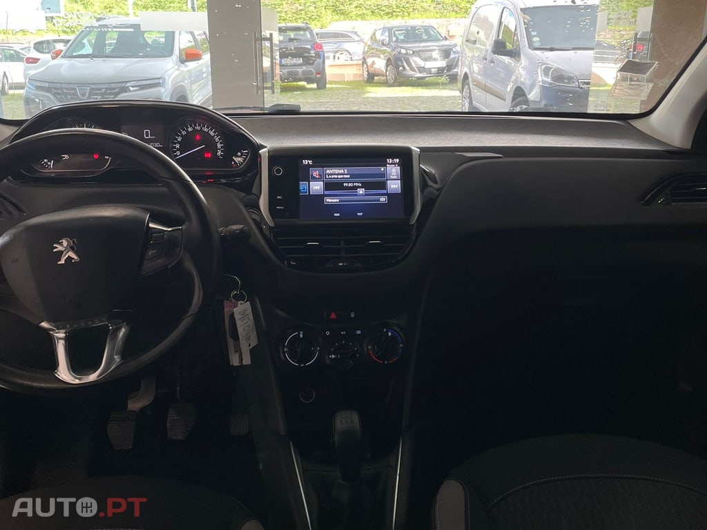 Peugeot 208 BlueHDi Style