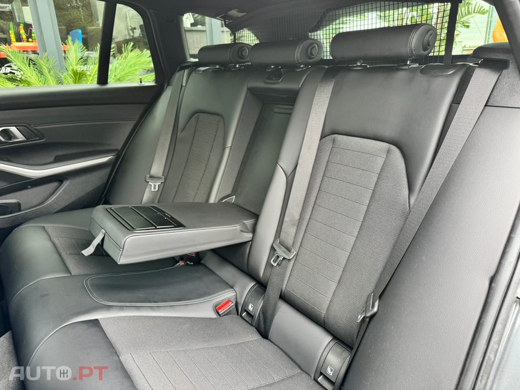 BMW 320 e Touring Auto