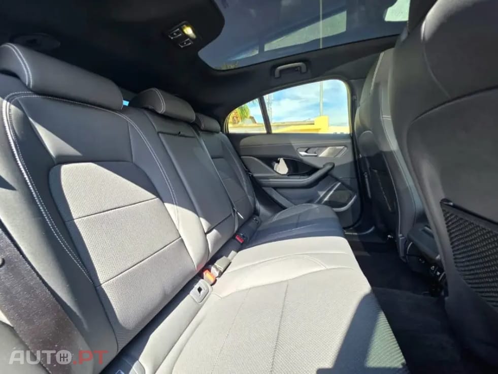 Jaguar I-Pace EV400 R-Dynamic SE AWD