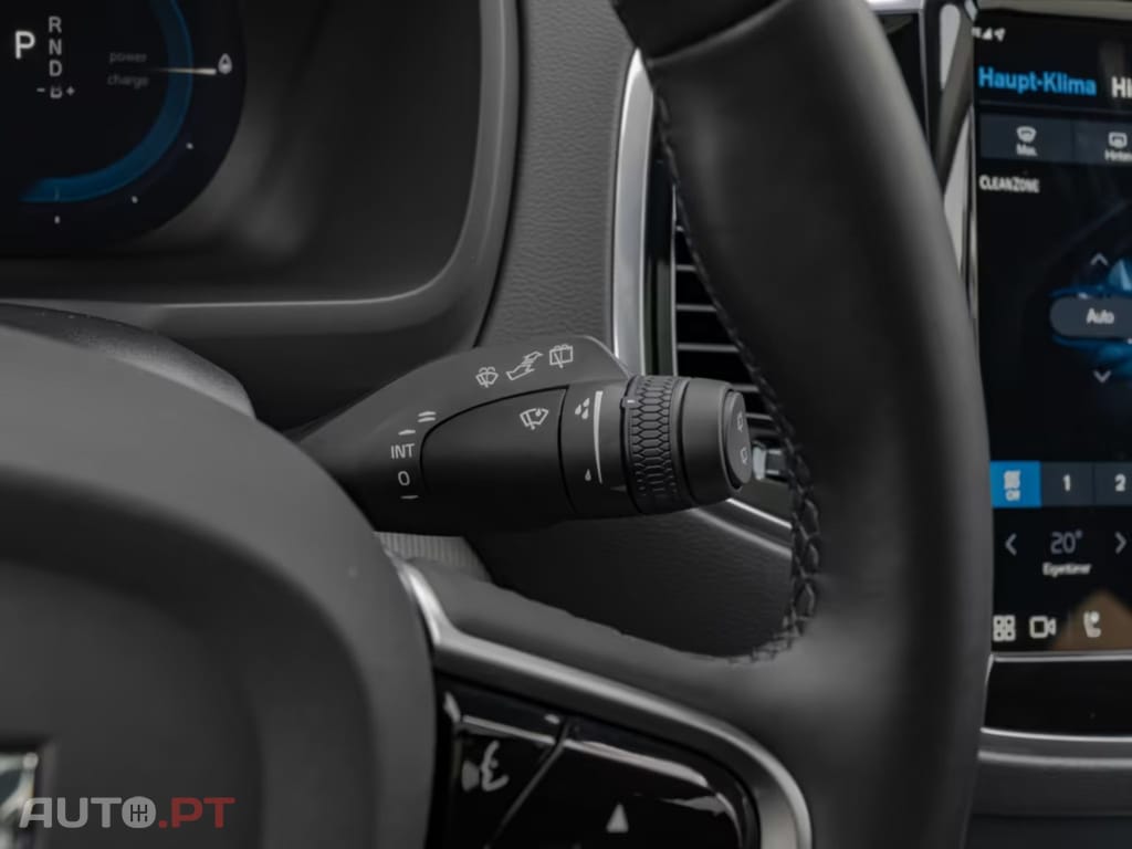 Volvo XC90 T8 AWD Plus