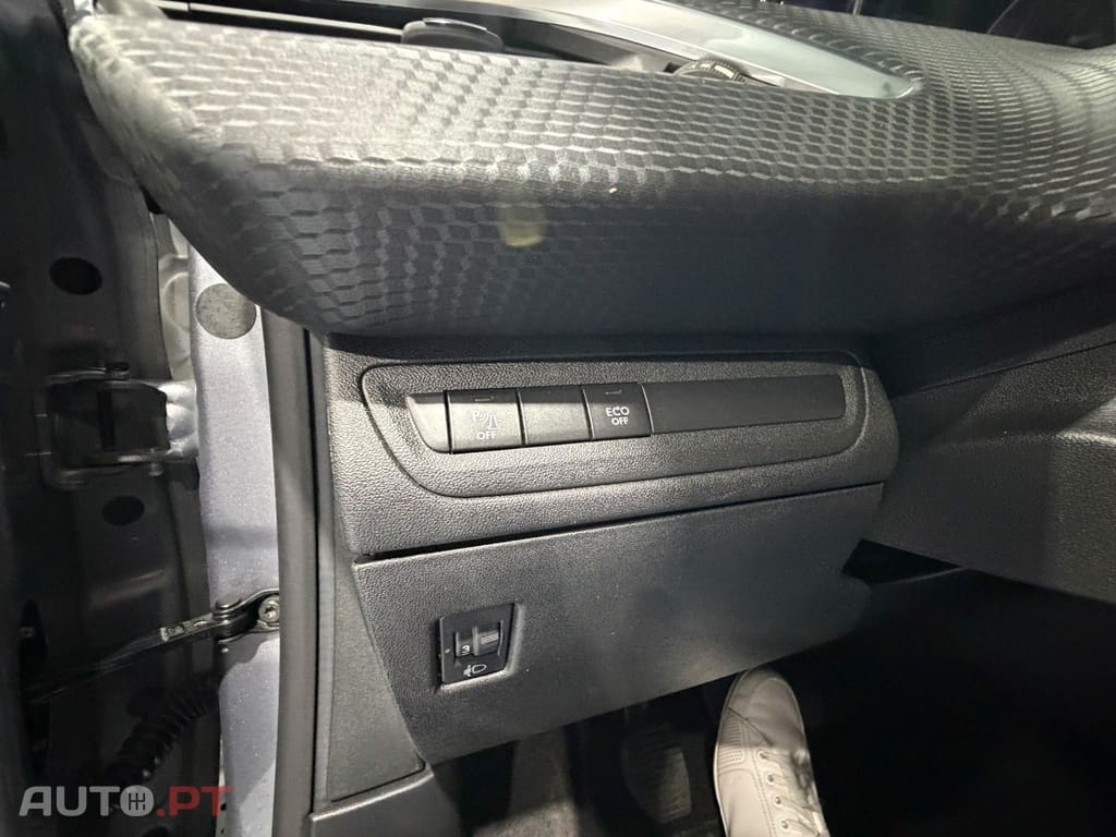 Peugeot 2008 1.2 Business