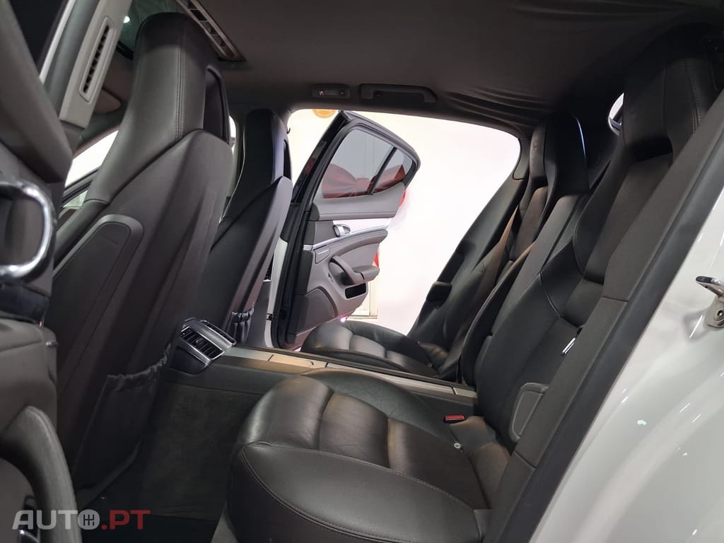 Porsche Panamera 3.0 V6 platinum edition