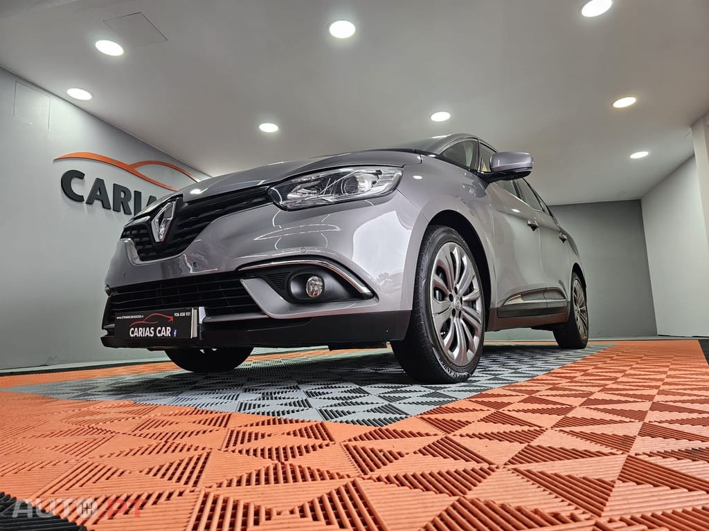 Renault Grand Scénic Outro