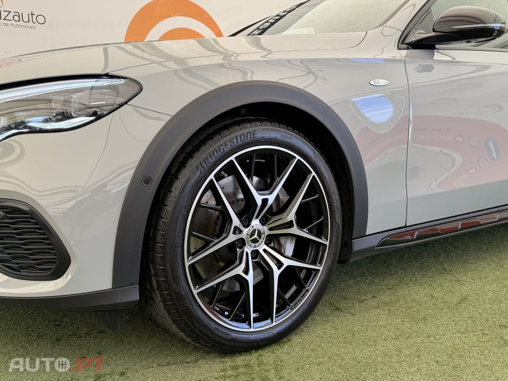 Mercedes-Benz E 300 de 4Matic All-Terrain