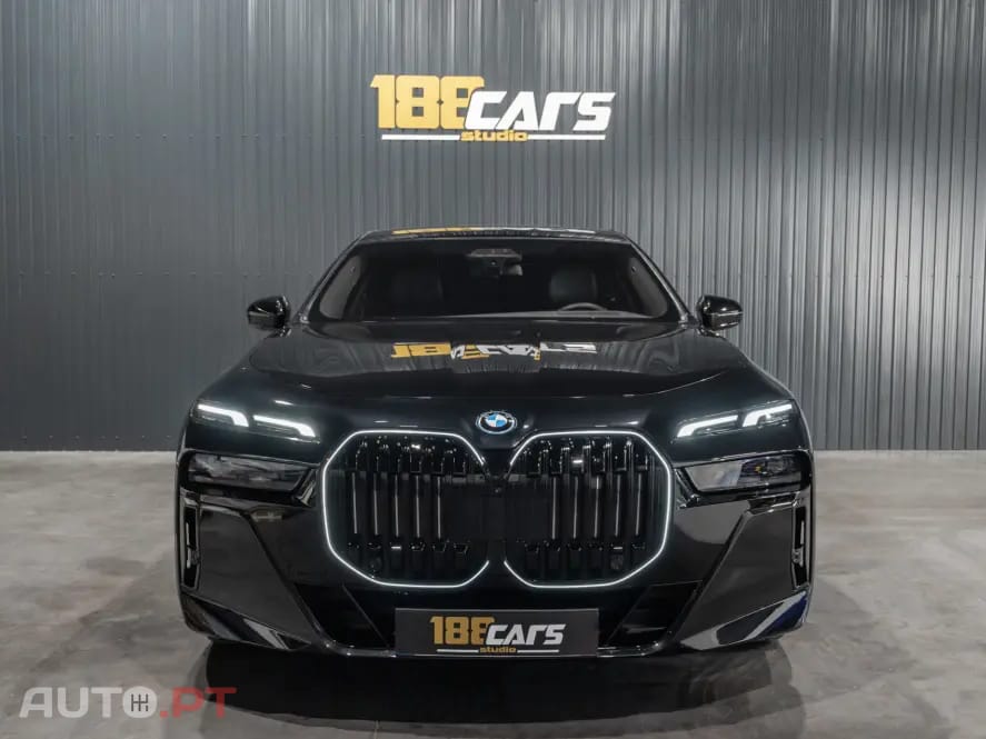 BMW 750 750e xDrive Pack Desportivo M