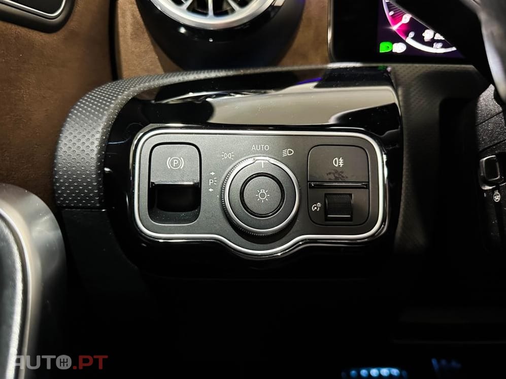 Mercedes-Benz CLA 200 7G-DCT AMG Line Advanced Plus