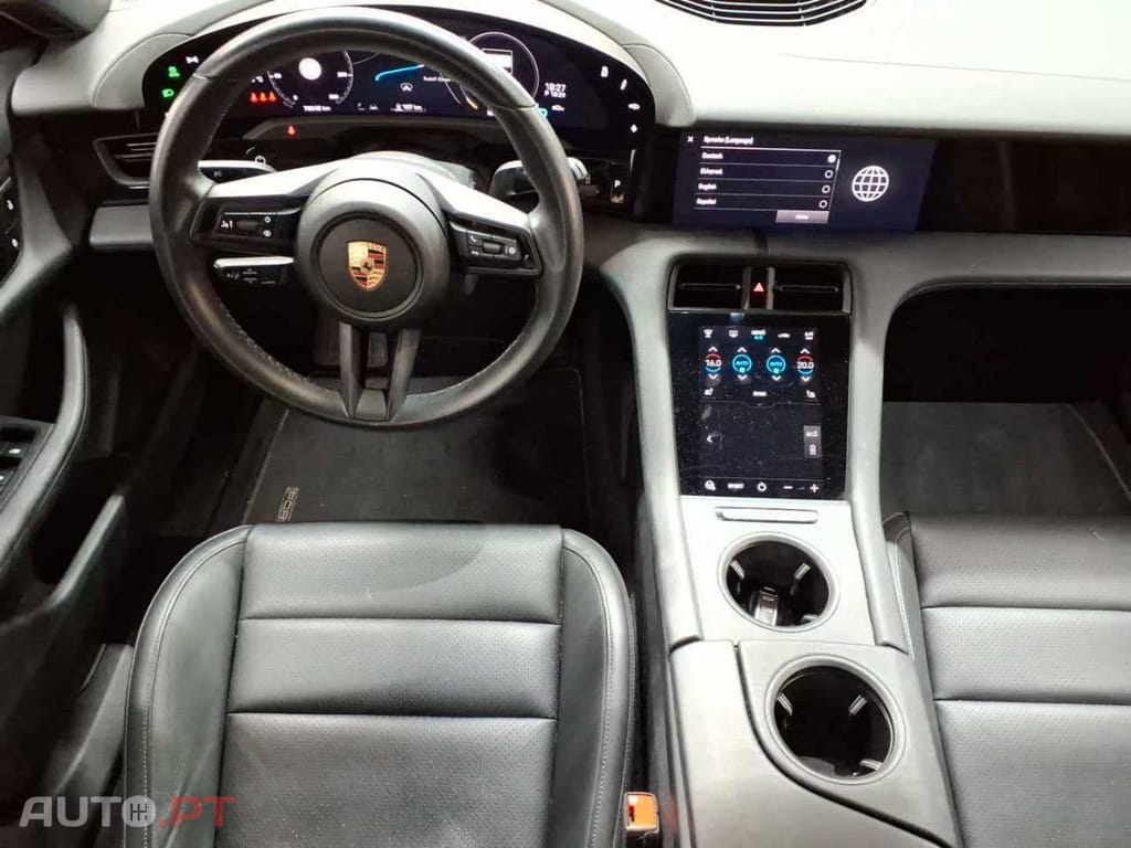 Porsche Taycan 4 