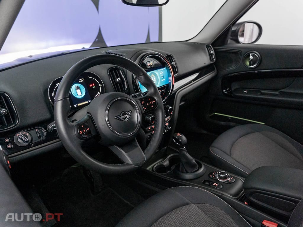MINI Countryman Cooper SE Premium Essential Auto