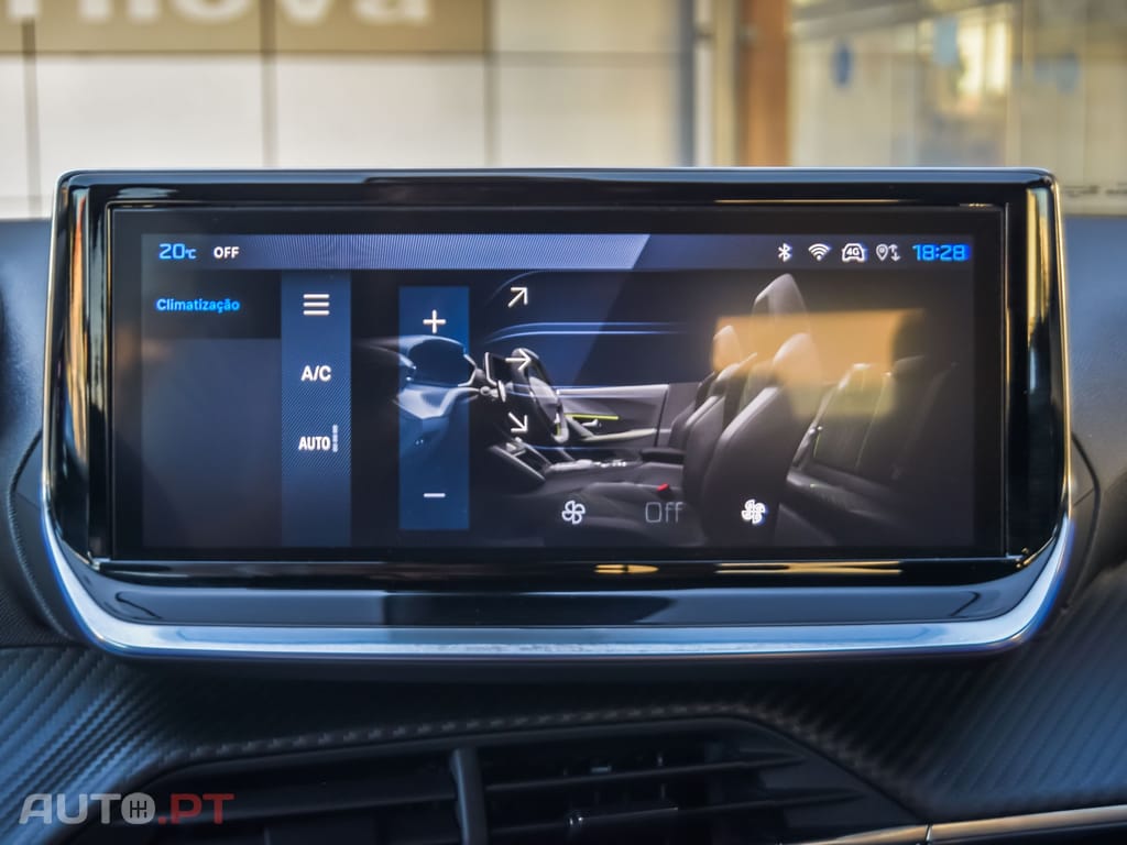 Peugeot 2008 1.2 Hybrid Allure e-DCS6