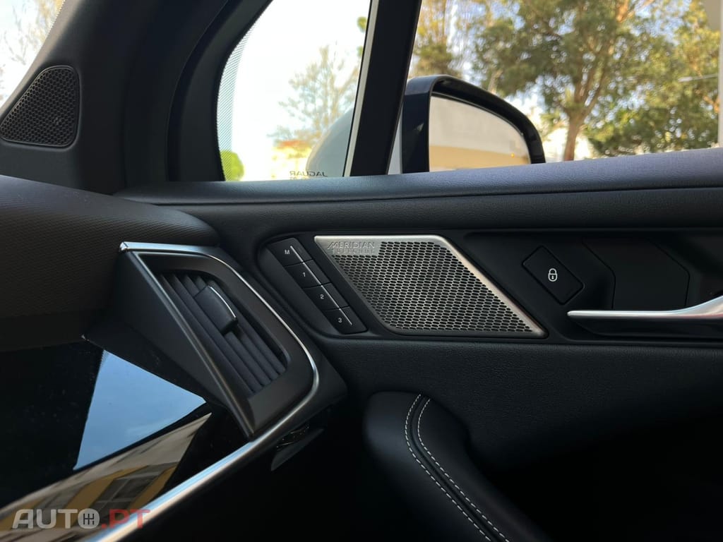 Jaguar I-Pace EV400 AWD HSE