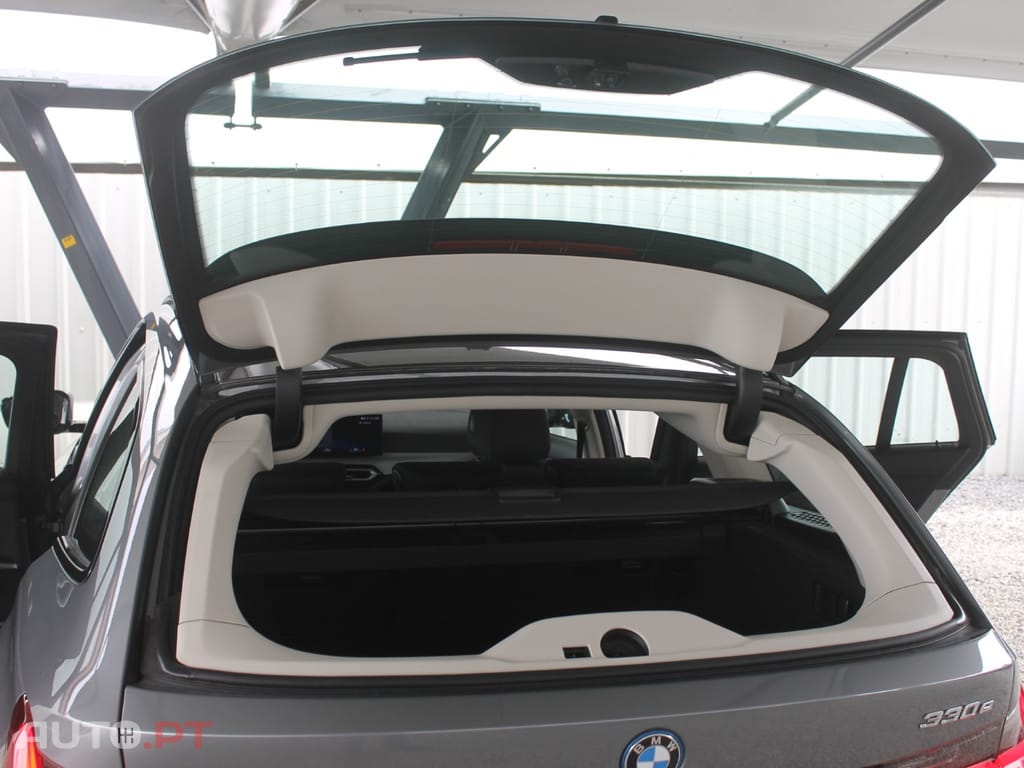 BMW 330 e Corporate Edition Auto