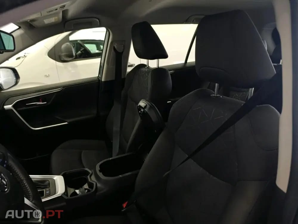 Toyota RAV4 2.5 HDF Comfort