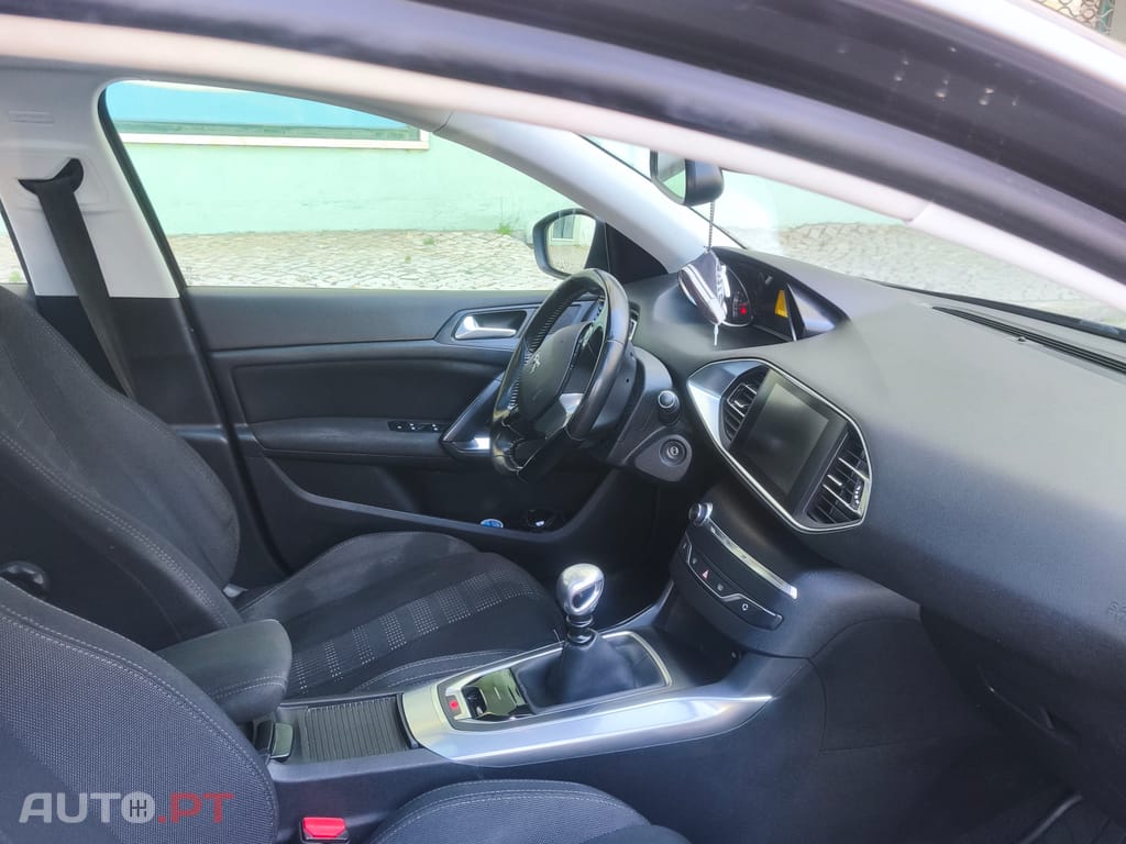 Peugeot 308 SW Puretech Allure