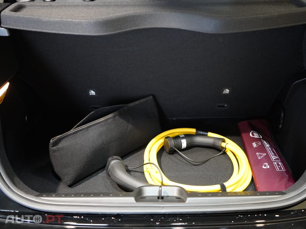 Fiat 500e Berlina Série 4 42 kWh (Red)