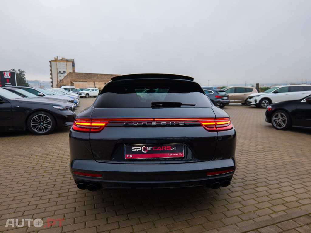 Porsche Panamera 4 E-Hybrid