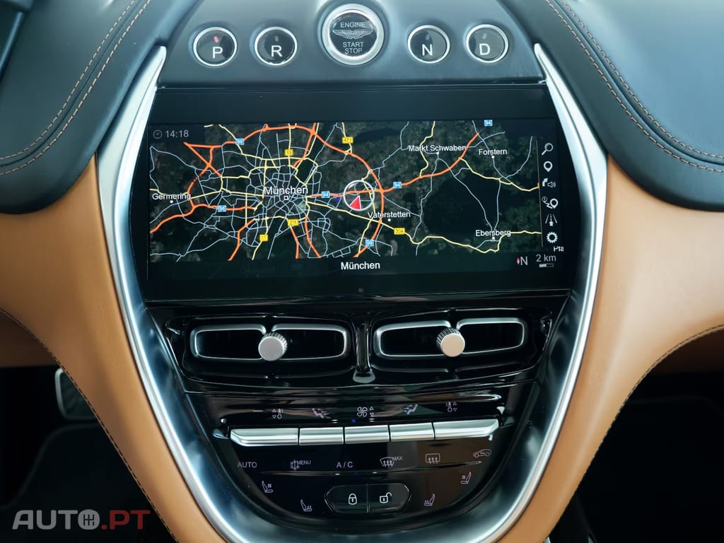 Aston Martin DBX 4.0 V8