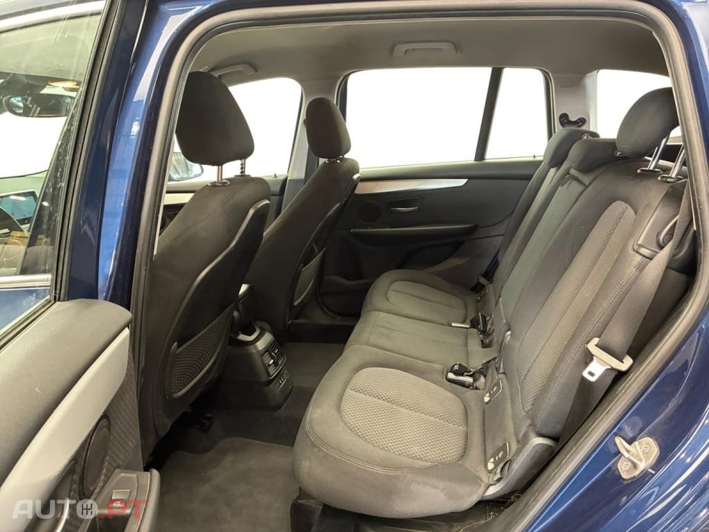 BMW 218 d Auto