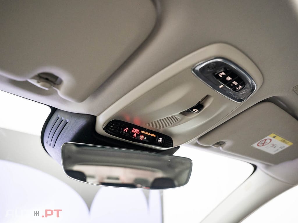 Volvo XC60 2.0 T8 PHEV Momentum Plus AWD