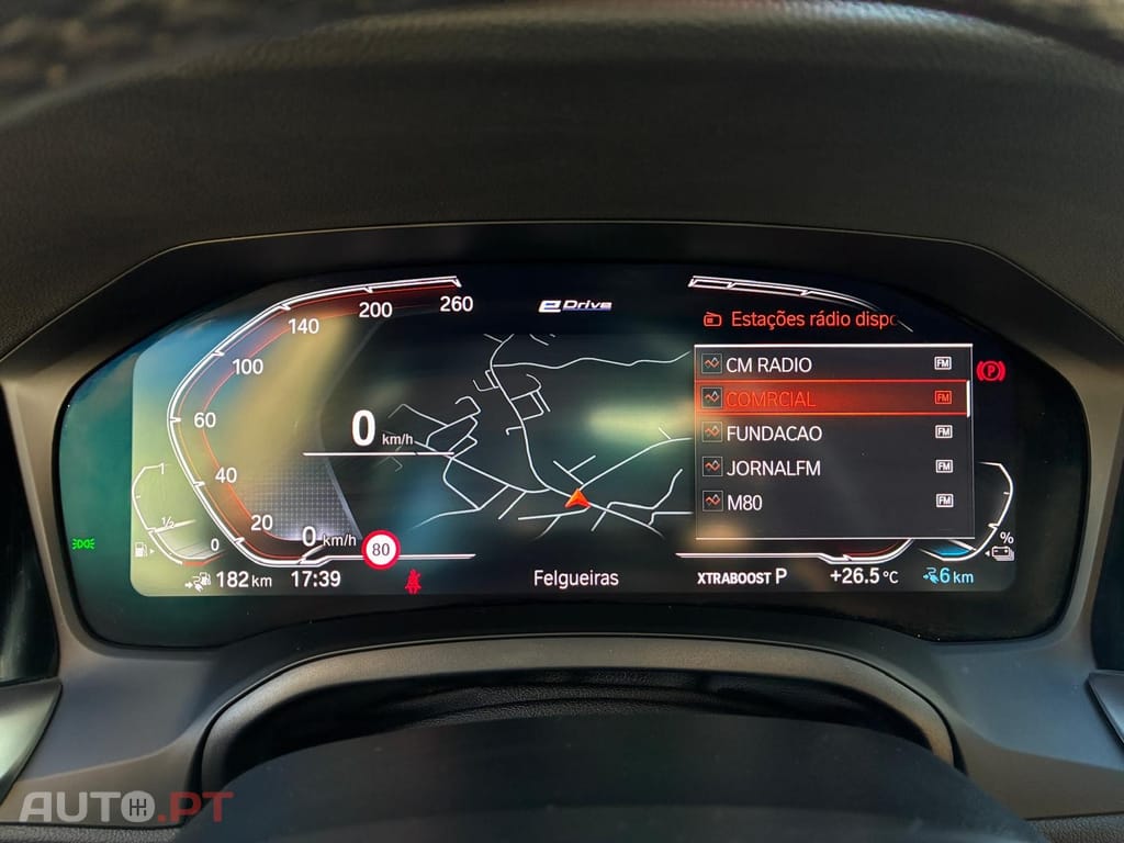 BMW 330 e Touring Pack M Auto — fotografia 21