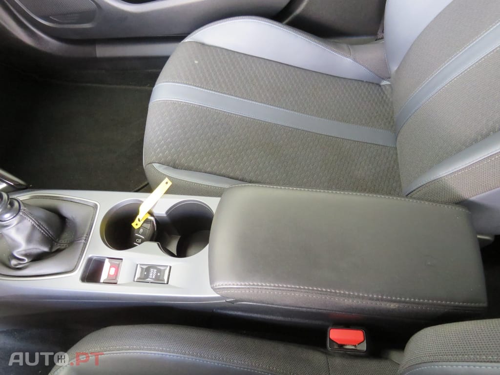 Peugeot 2008 1.5 BlueHDi Allure