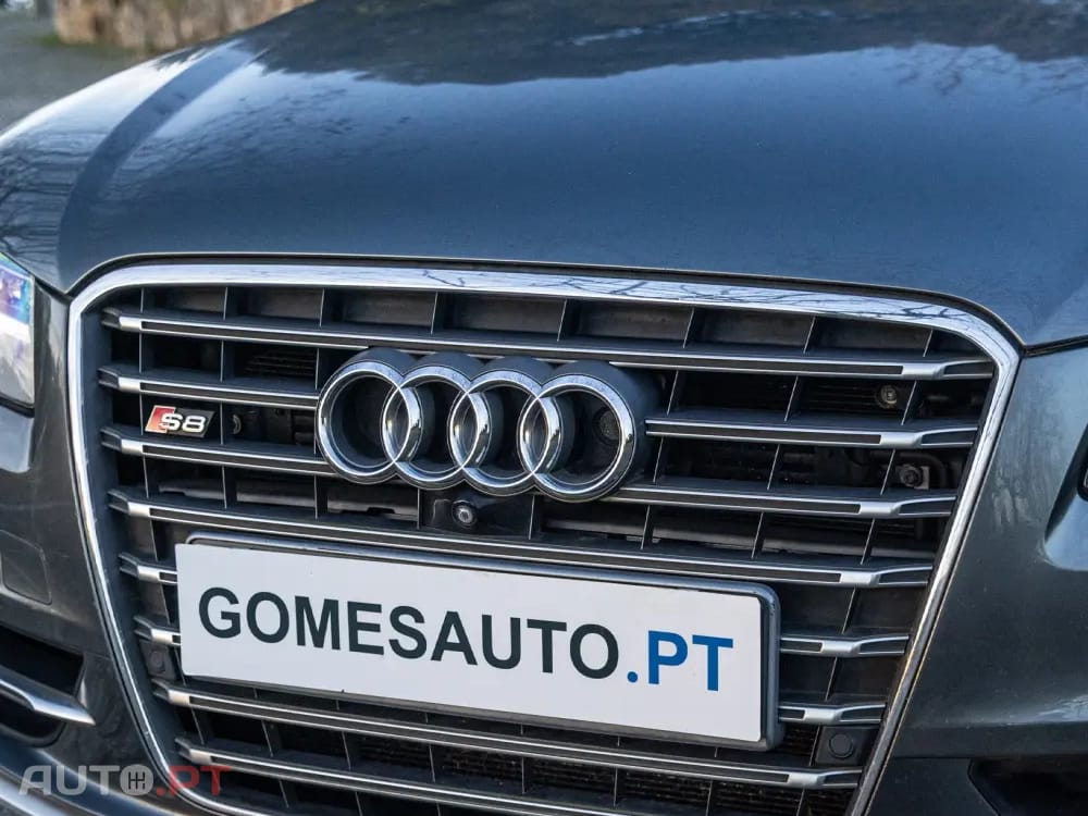 Audi S8 Standard