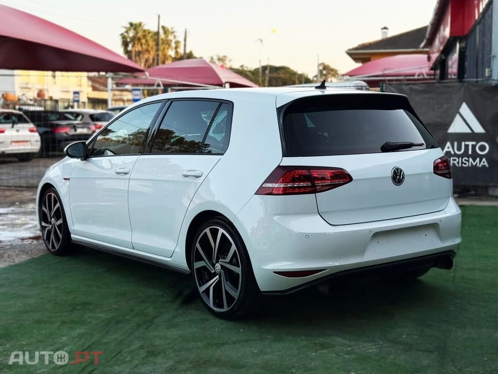 Volkswagen Golf 2.0 TSI GTI