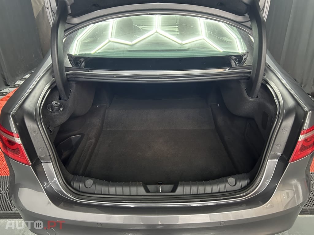 Jaguar XF 2.0 D Prestige Aut.