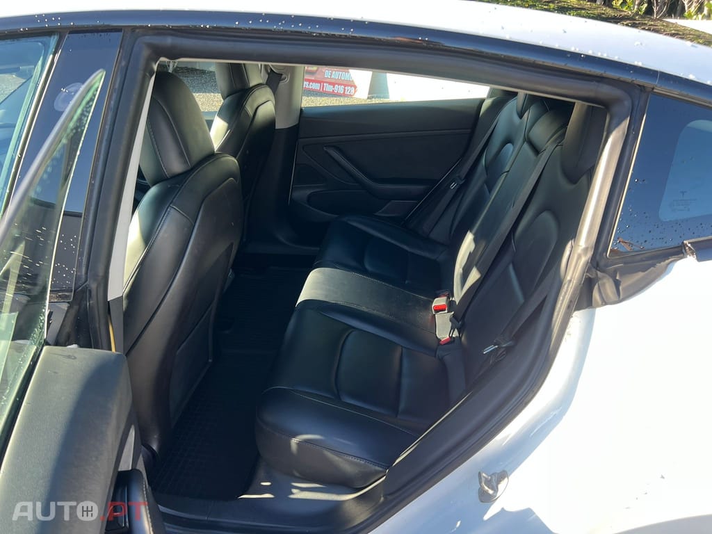 Tesla Model 3 Tração Traseira