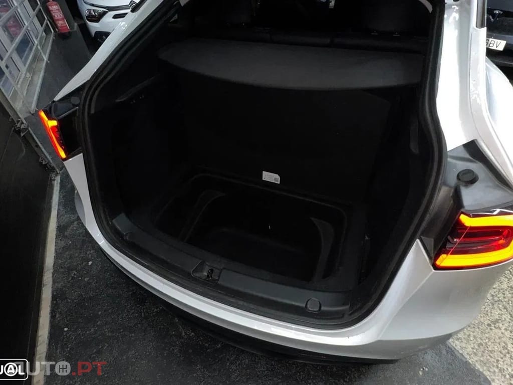 Tesla Model Y Long Range Dual Motor AWD