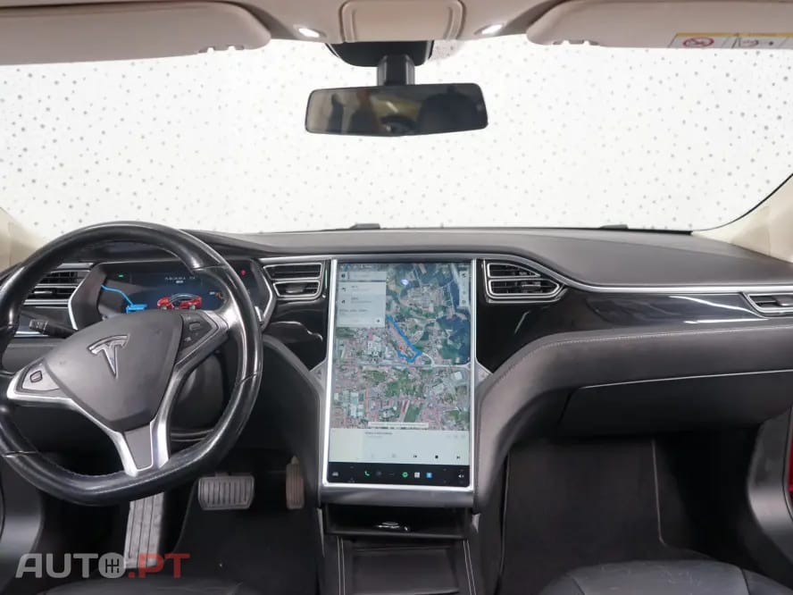 Tesla Model S 85