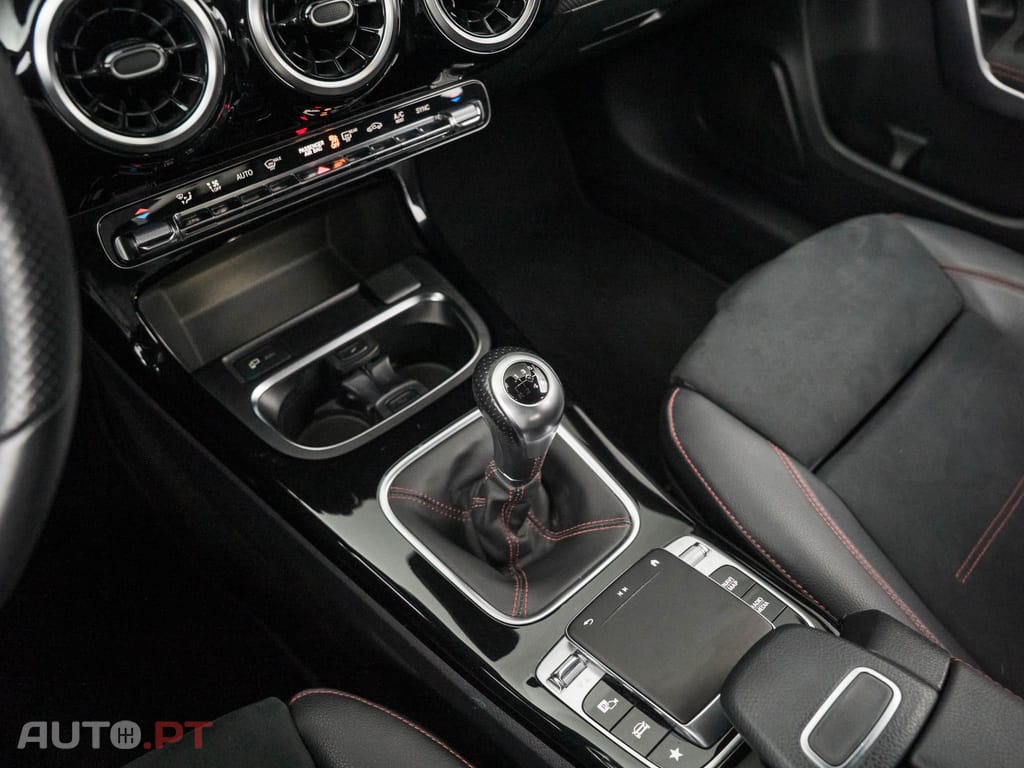 Mercedes-Benz A 180 d AMG Line