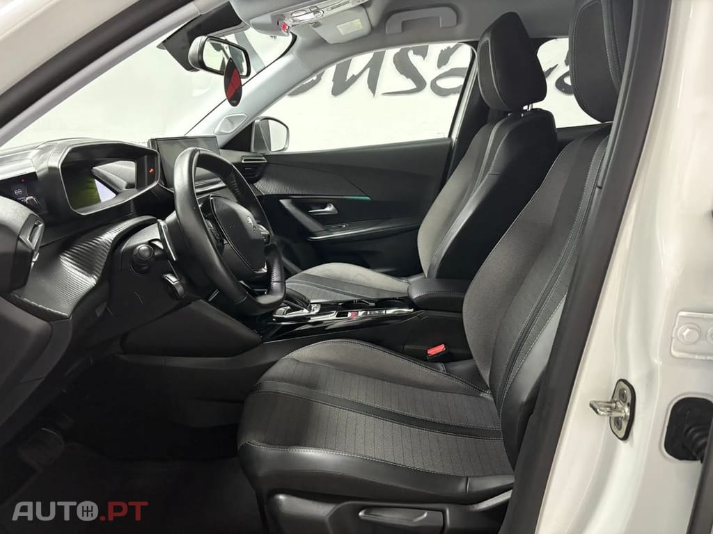 Peugeot 2008 PureTech 130 EAT8 Allure