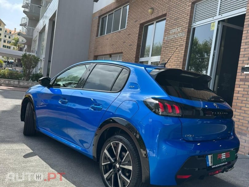 Peugeot 208 1.2 PureTech GT EAT8