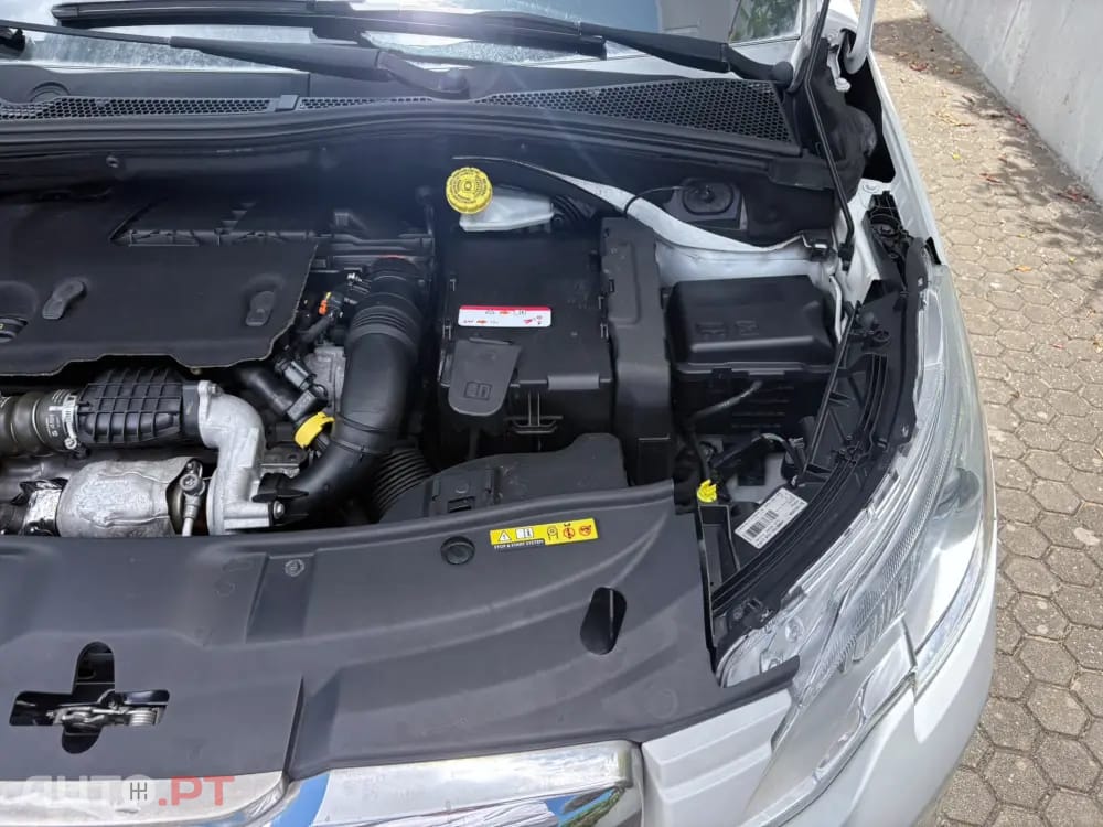 Peugeot 2008 1.6 e-HDi Allure