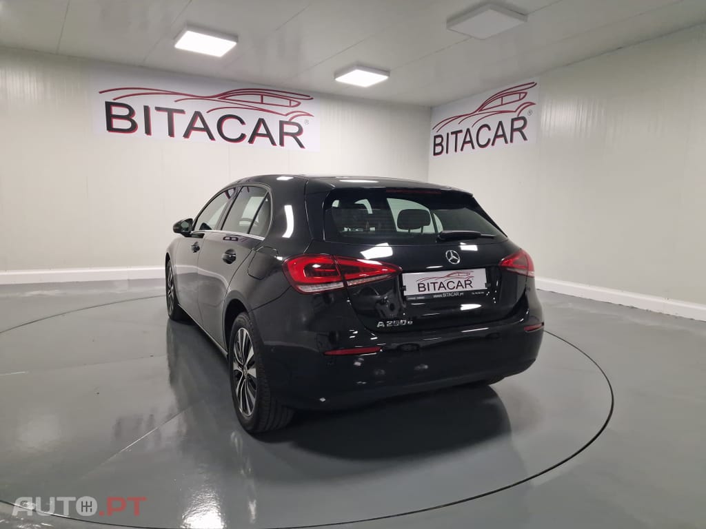 Mercedes-Benz A 250 E STYLE PLUS Hibrido Plug-In