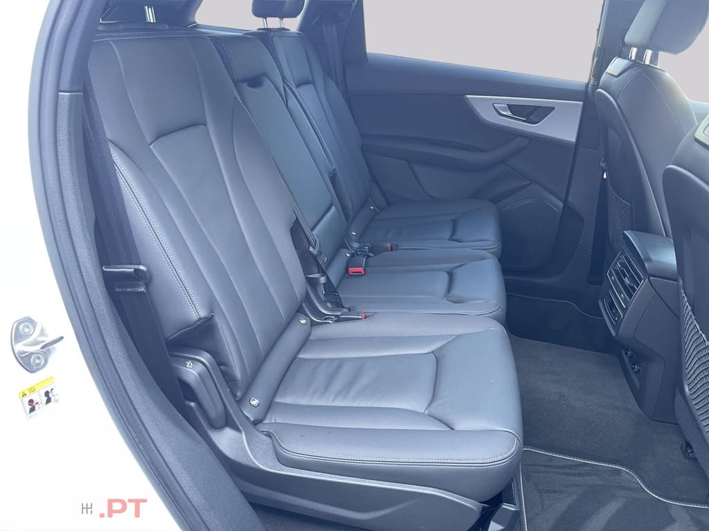 Audi Q7 55 TFSIe quattro S-LINE 