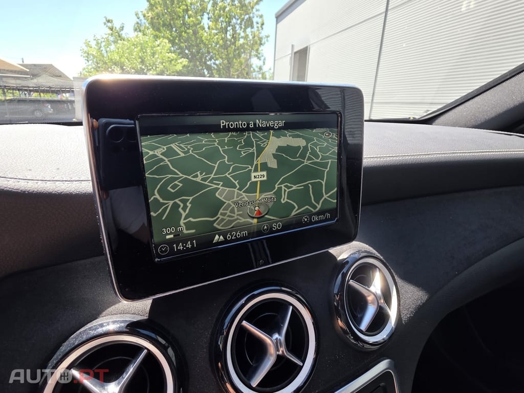 Mercedes-Benz CLA 180 d Shooting Brake AMG Line — fotografia 17