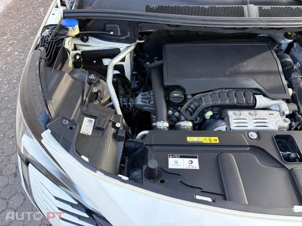 Peugeot 5008 1.2 PureTech Allure EAT8