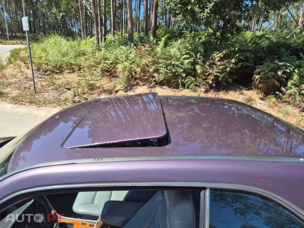 Mercedes-Benz 230 Outro