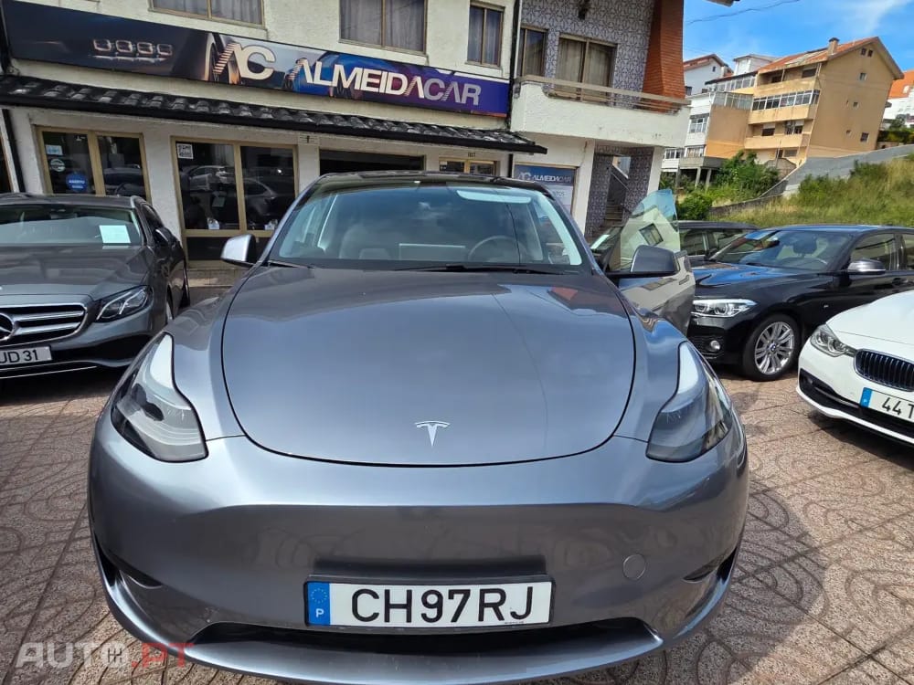Tesla Model Y RWD