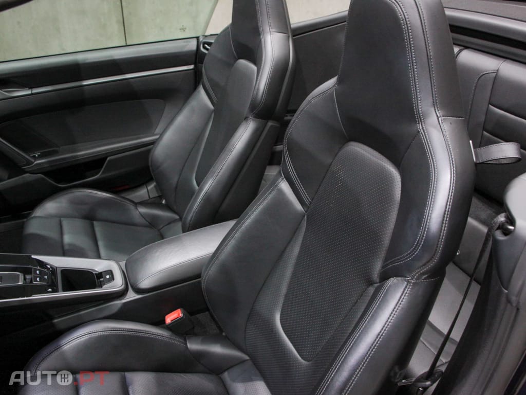 Porsche 992 Carrera Cabriolet PDK