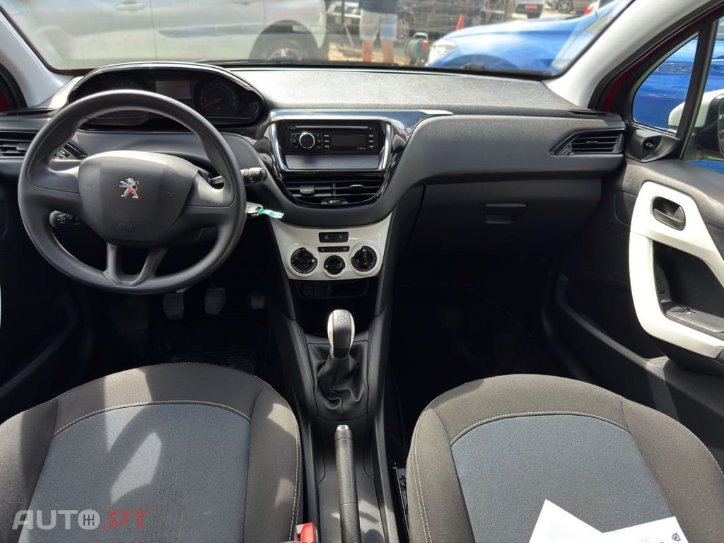 Peugeot 208 PureTech 68 Like — fotografia 11