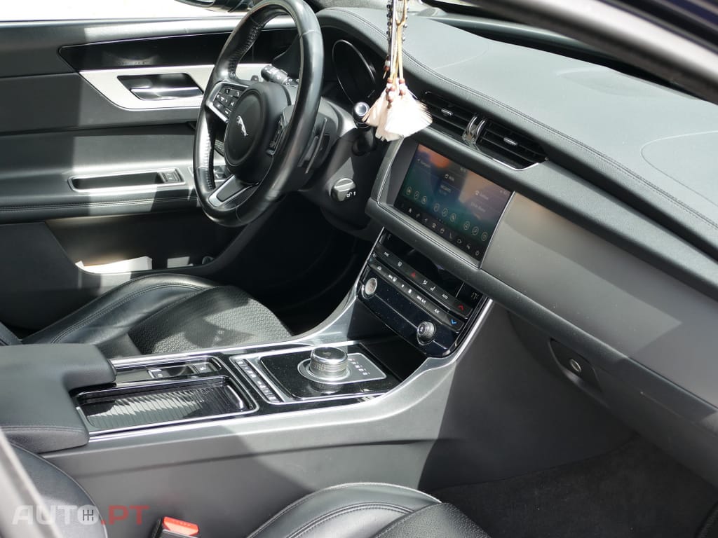 Jaguar XF 2.0 D Prestige Aut.