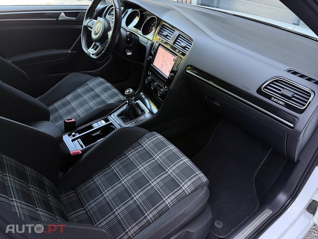 Volkswagen Golf 2.0 TDi GTD
