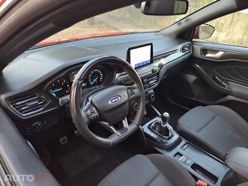 Ford Focus 1.5 TDCi EcoBlue ST-Line X