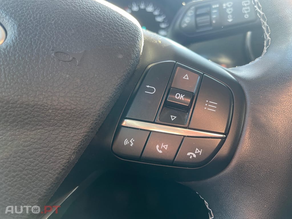 Ford Puma 1.0 EcoBoost MHEV Titanium