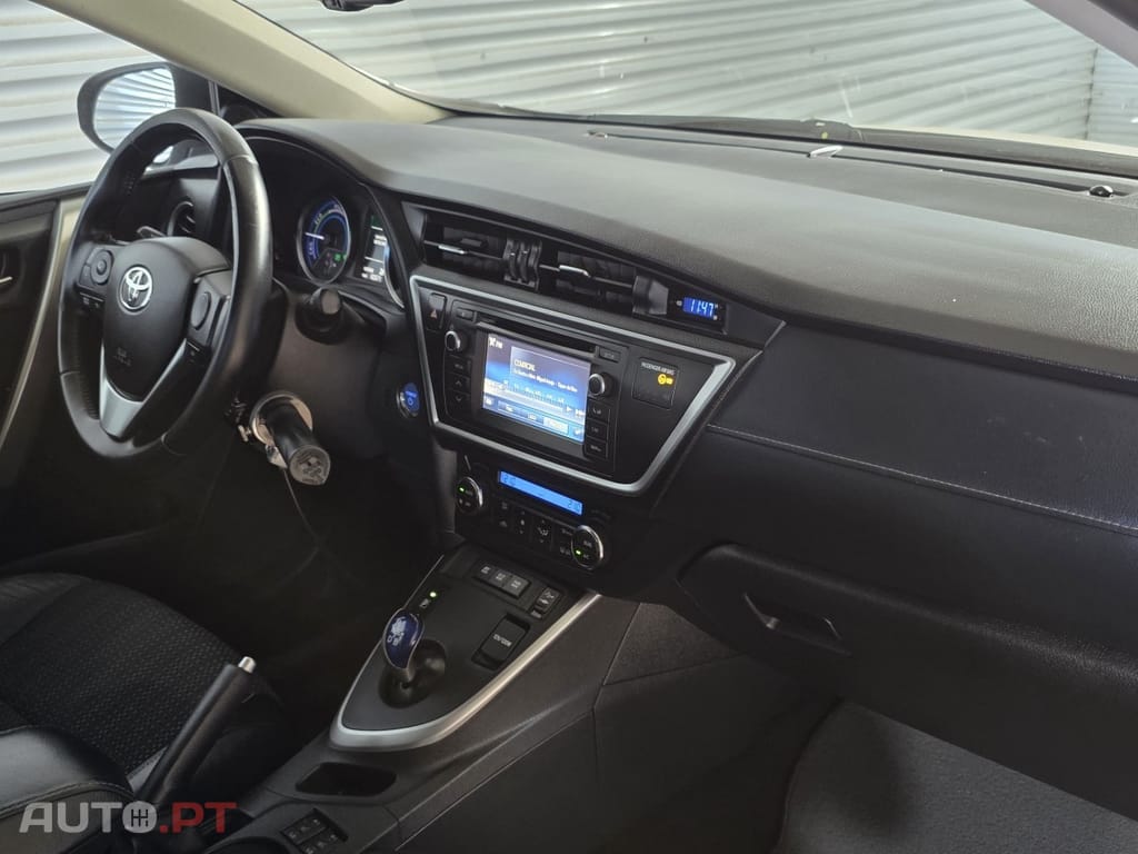 Toyota Auris Touring Sports 1.8 HSD Exclusive