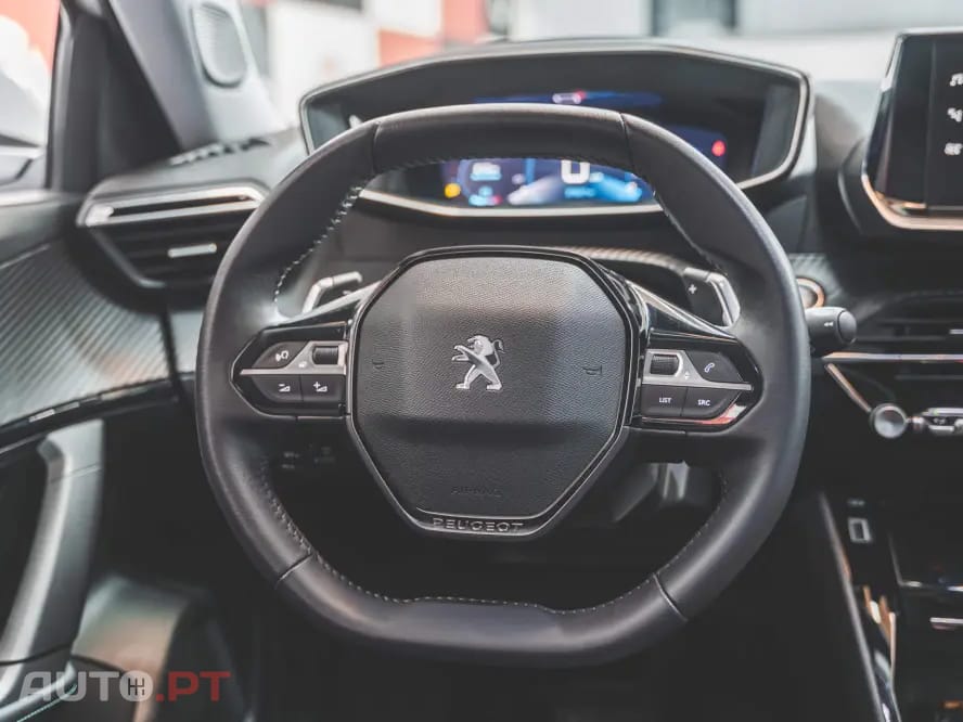 Peugeot 2008 1.5 BlueHDi Allure Pack EAT8